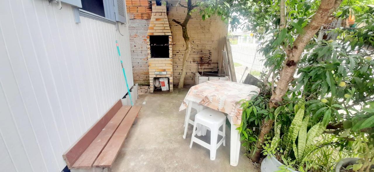 Вилла Casa De 2 Quartos Com 2 Ares-Condicionados Em Torres-Rs - Na Mais Bela Praia Gaucha - Cozinha - Banheiro - Tv Smart 32 E Wi-Fi - Estacionamento - Anfitria Superhost No Bnb Экстерьер фото