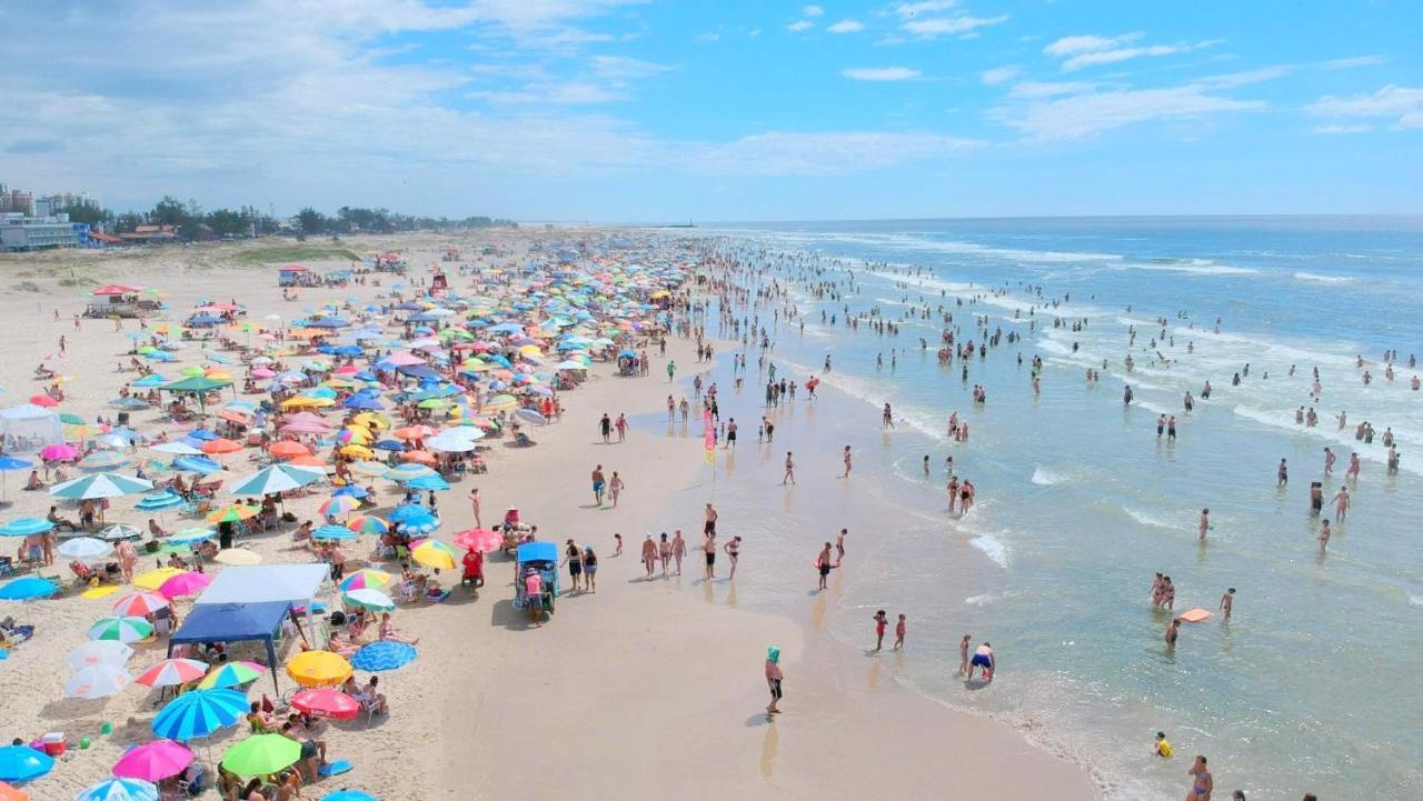 Вилла Casa De 2 Quartos Com 2 Ares-Condicionados Em Torres-Rs - Na Mais Bela Praia Gaucha - Cozinha - Banheiro - Tv Smart 32 E Wi-Fi - Estacionamento - Anfitria Superhost No Bnb Экстерьер фото